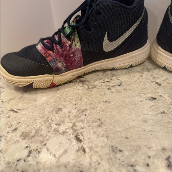 2018 Nike Kyrie 5 Multi-Color - Picture 5 of 9